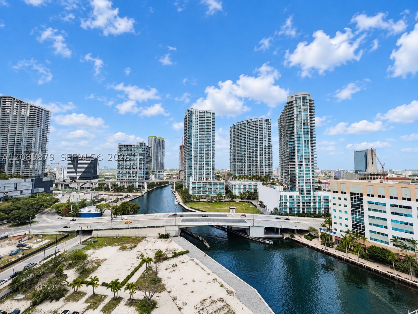 31 SE 5th St #1805, Miami FL 33131