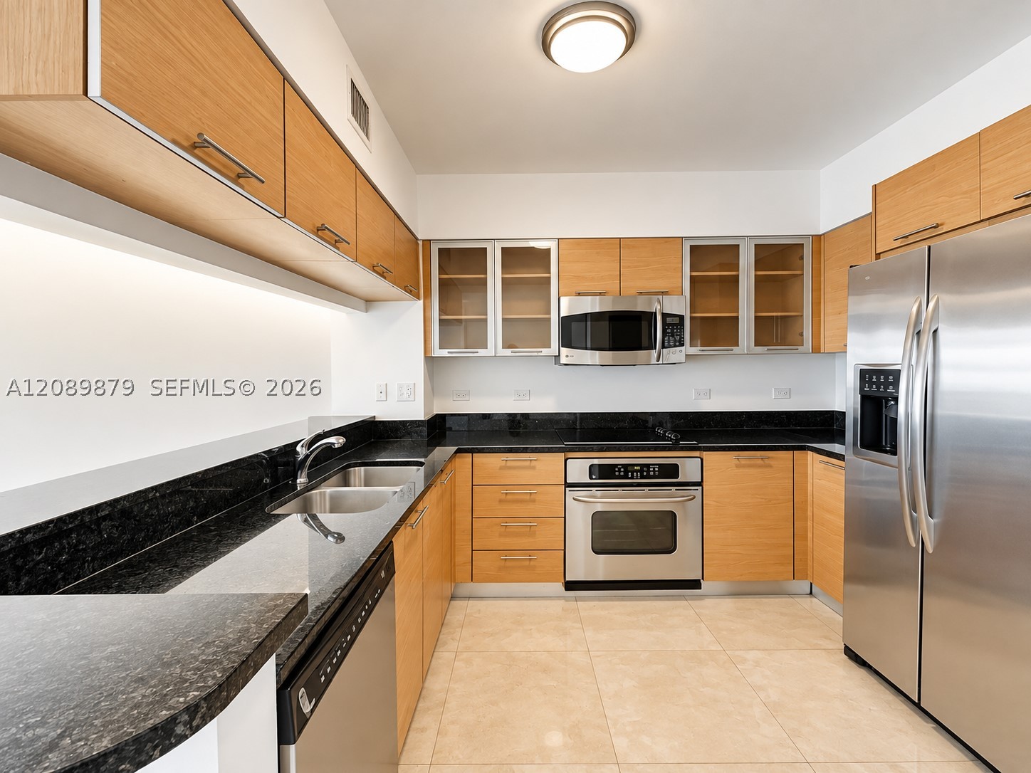 31 SE 5th St #1805, Miami FL 33131
