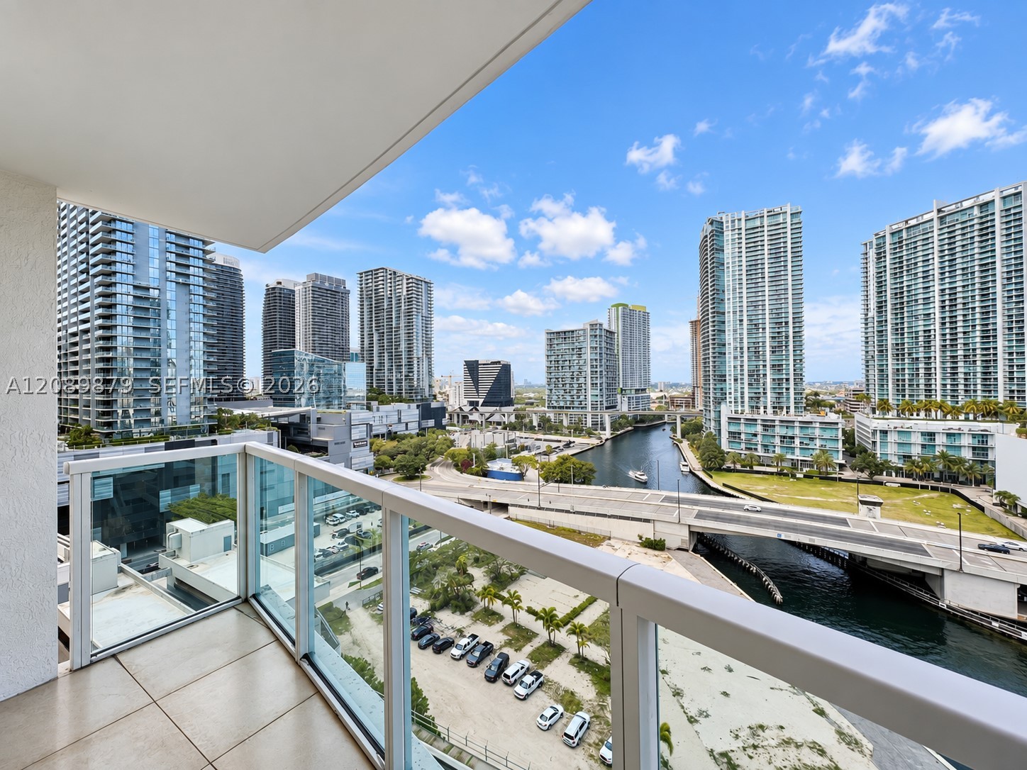 31 SE 5th St #1805, Miami FL 33131