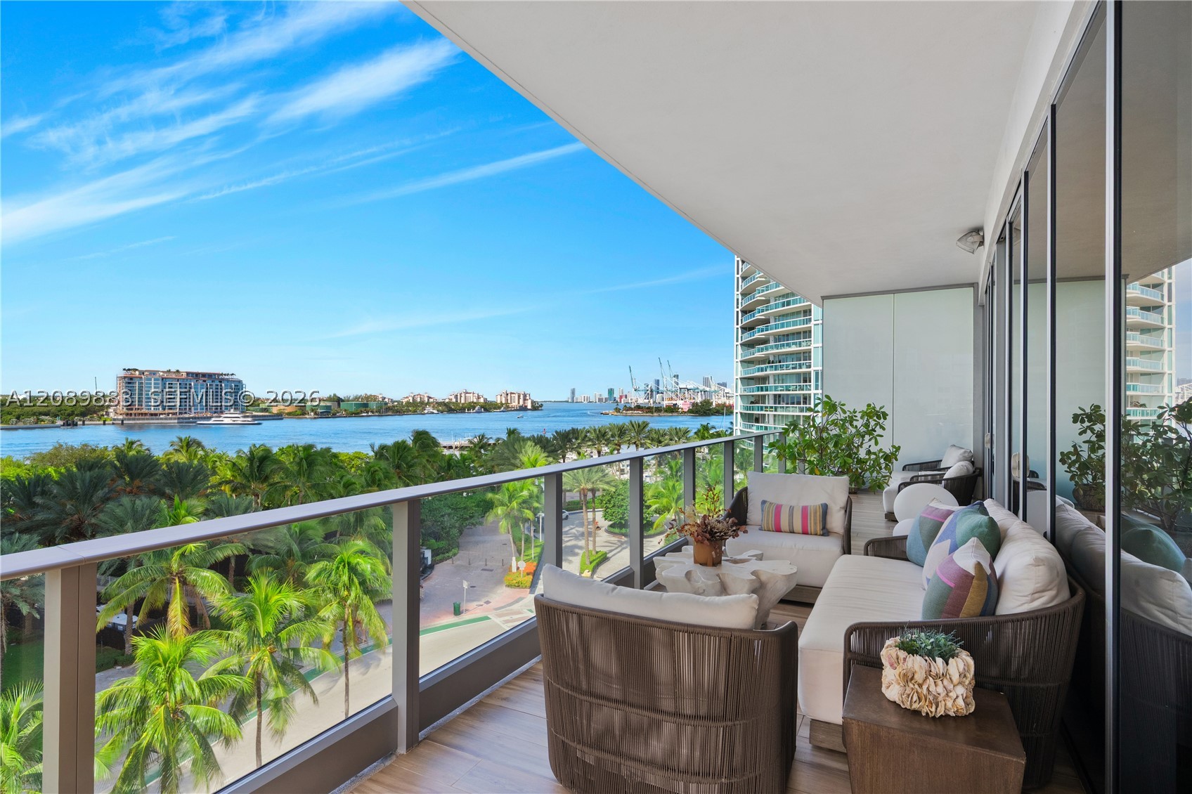 801 S Pointe Dr #PH 2, Miami Beach FL 33139