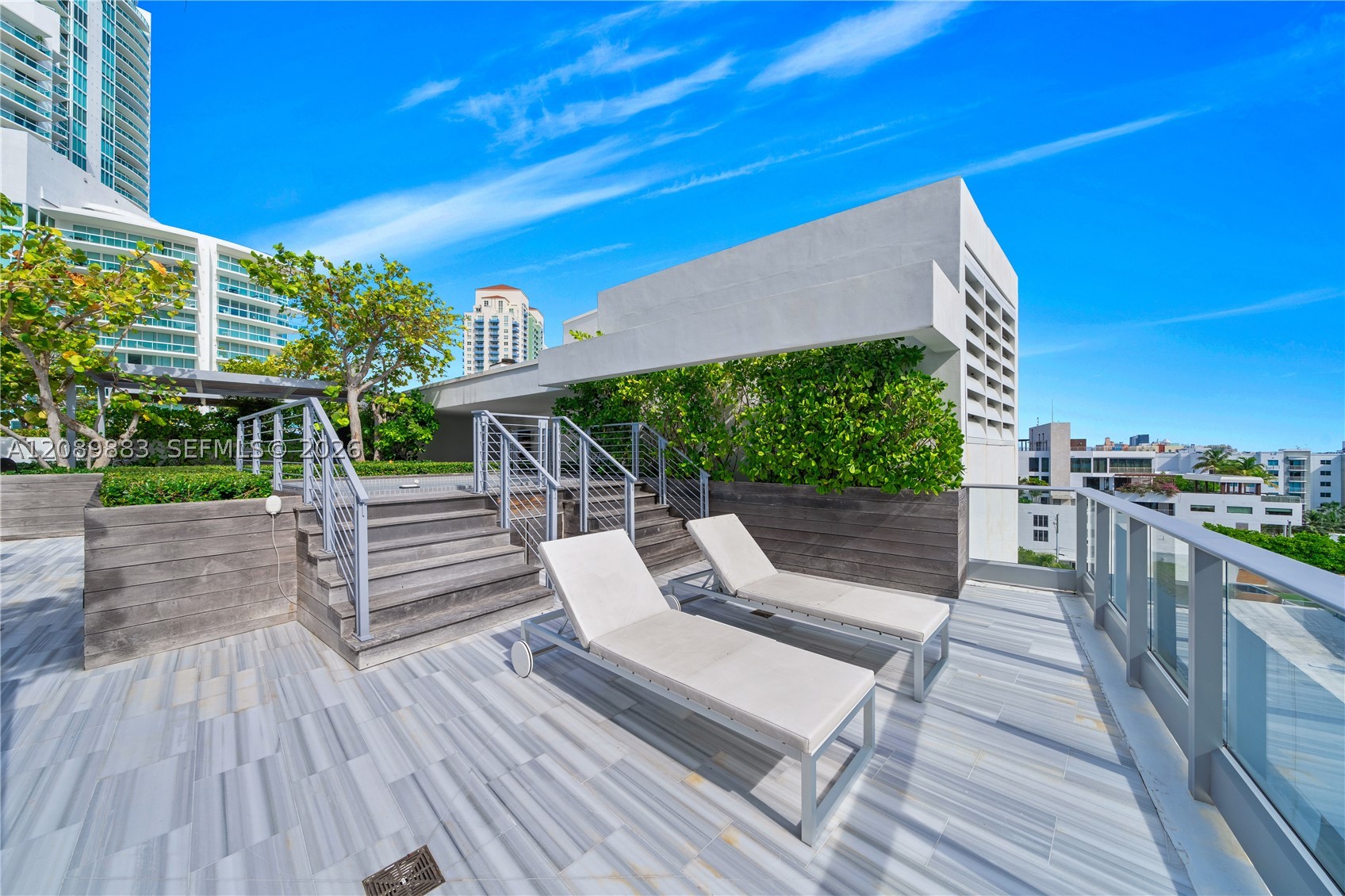 801 S Pointe Dr #PH 2, Miami Beach FL 33139