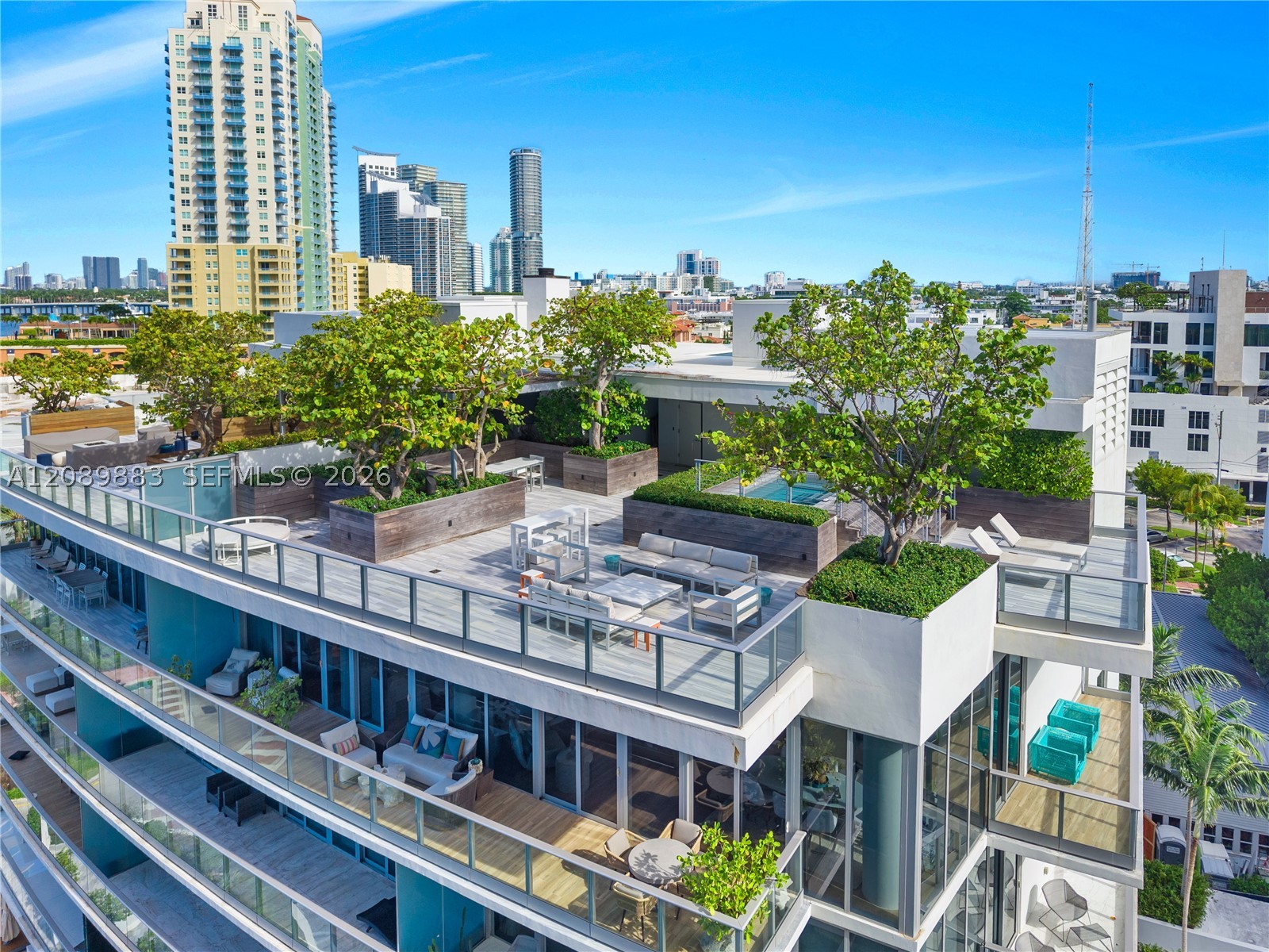 801 S Pointe Dr #PH 2, Miami Beach FL 33139