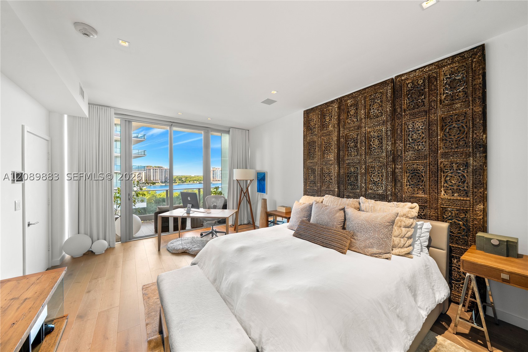 801 S Pointe Dr #PH 2, Miami Beach FL 33139