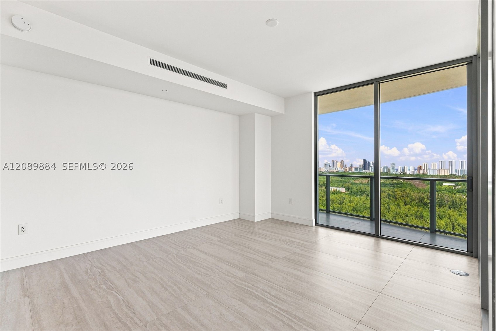 2411 Laguna Circle #2301, North Miami FL 33181