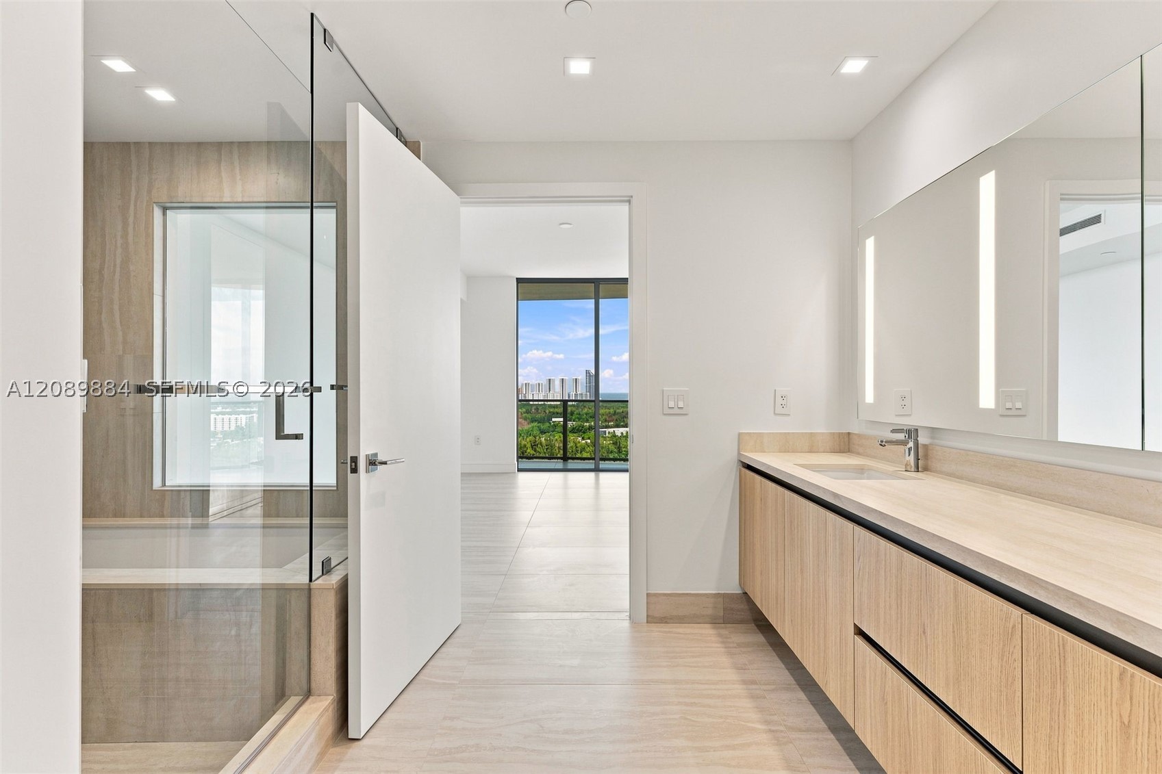 2411 Laguna Circle #2301, North Miami FL 33181