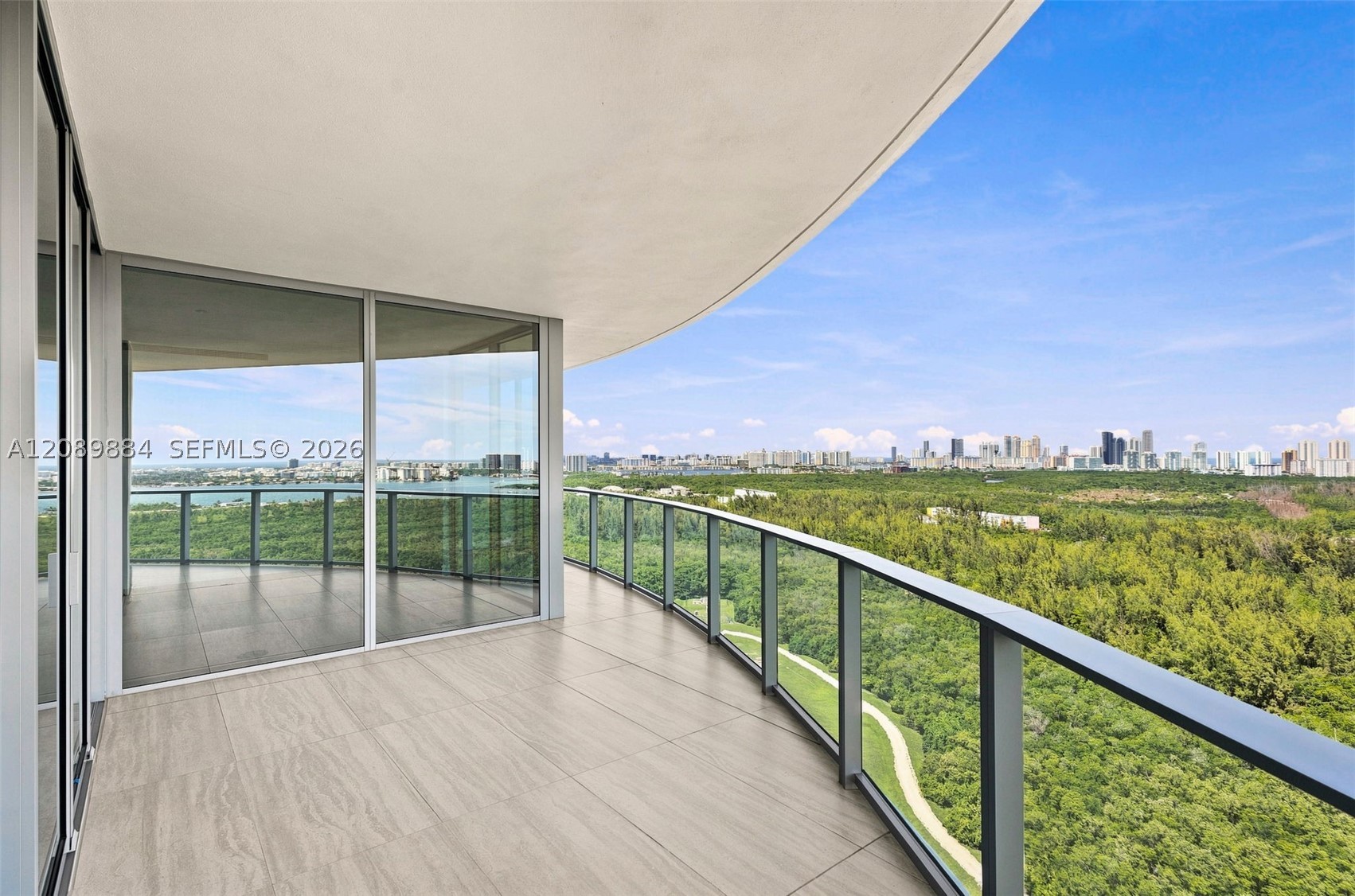 2411 Laguna Circle #2301, North Miami FL 33181