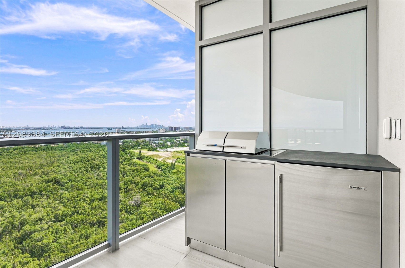 2411 Laguna Circle #2301, North Miami FL 33181