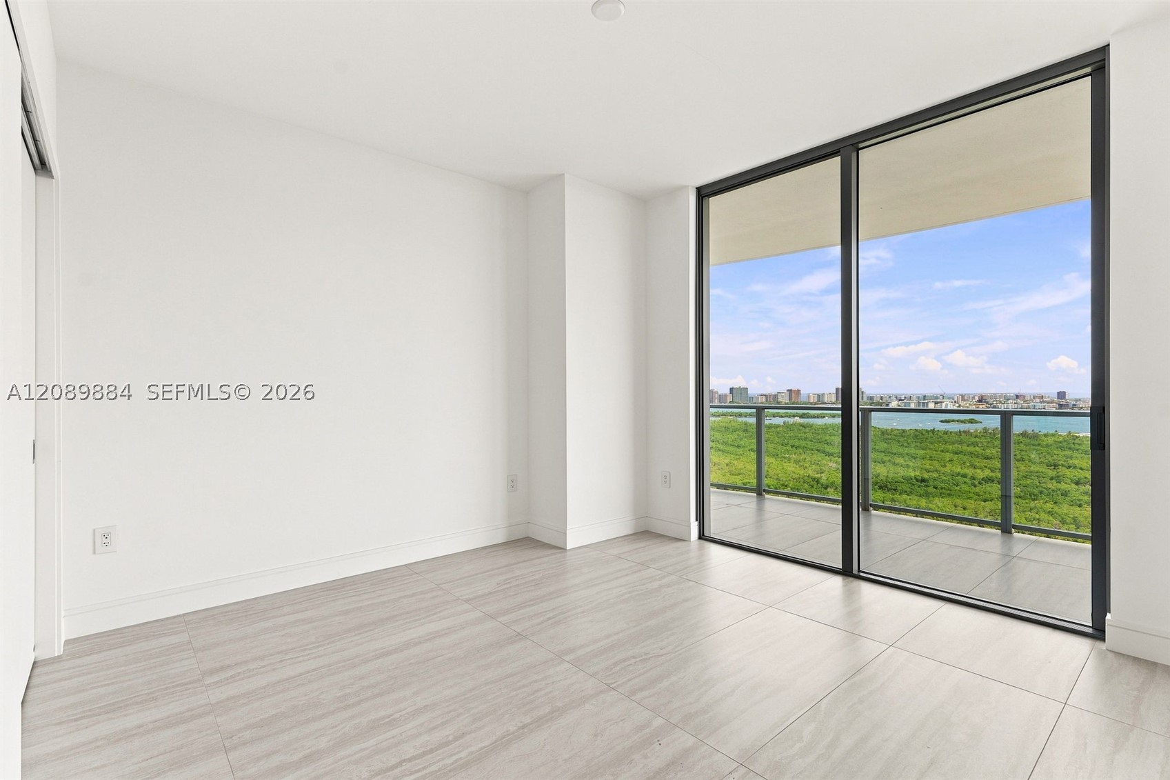 2411 Laguna Circle #2301, North Miami FL 33181