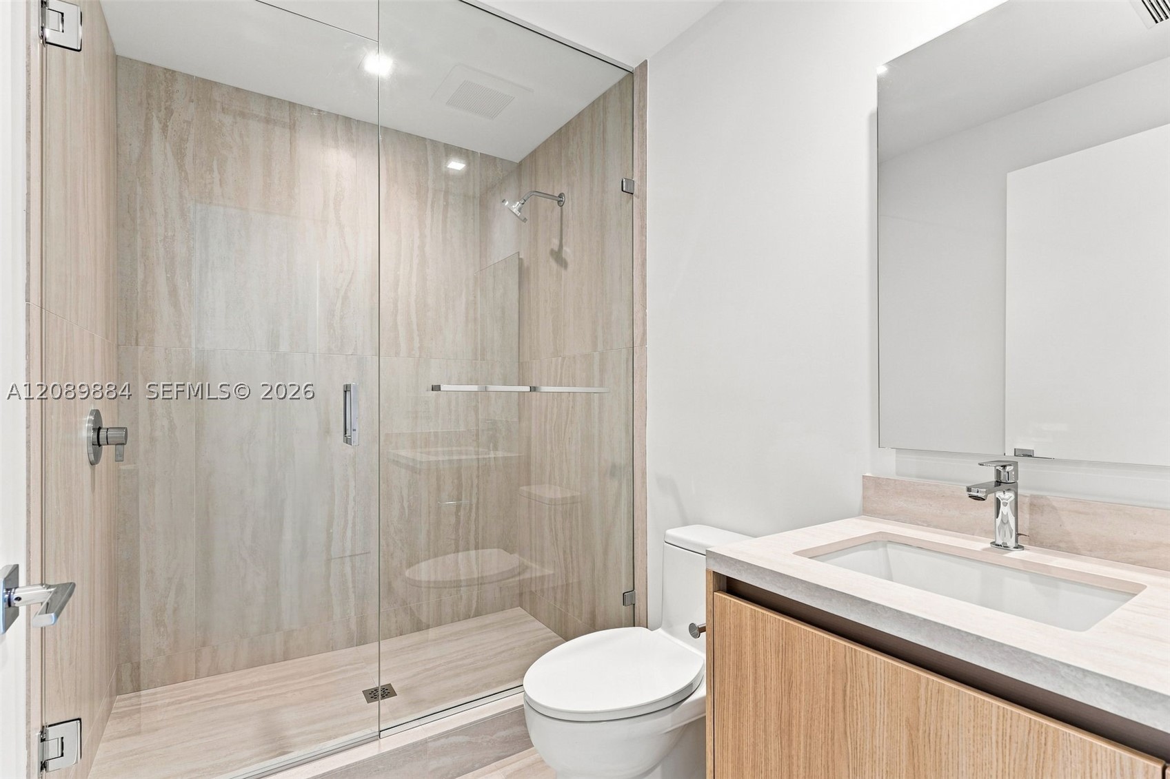 2411 Laguna Circle #2301, North Miami FL 33181