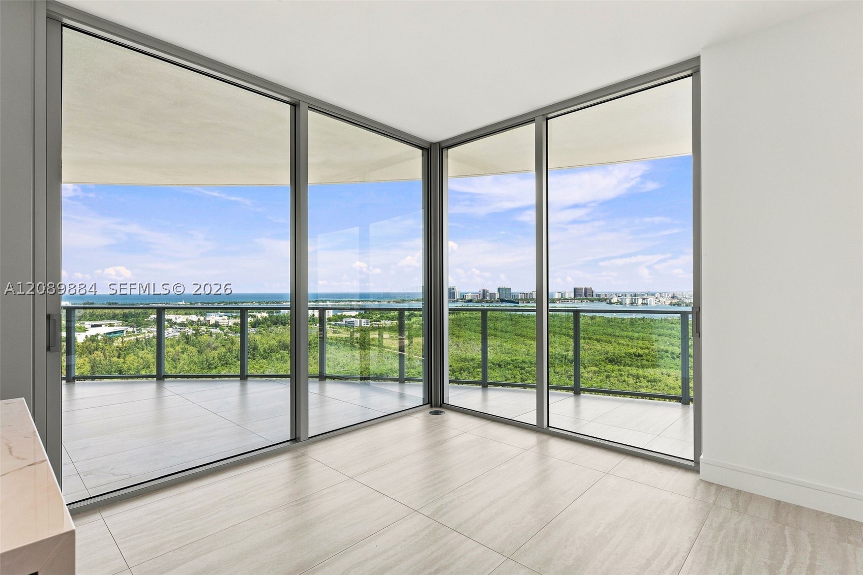 2411 Laguna Circle #2301, North Miami FL 33181