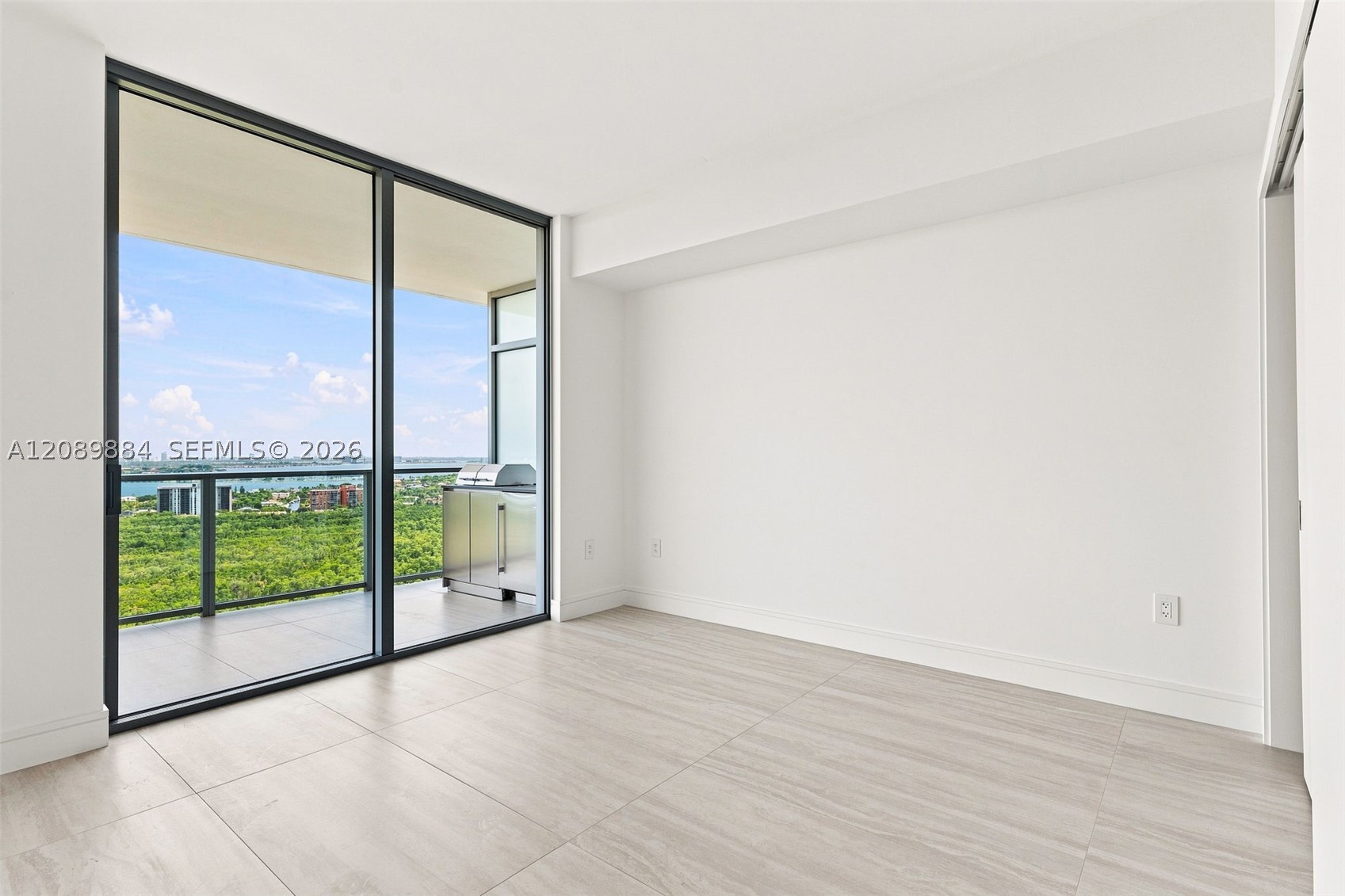 2411 Laguna Circle #2301, North Miami FL 33181