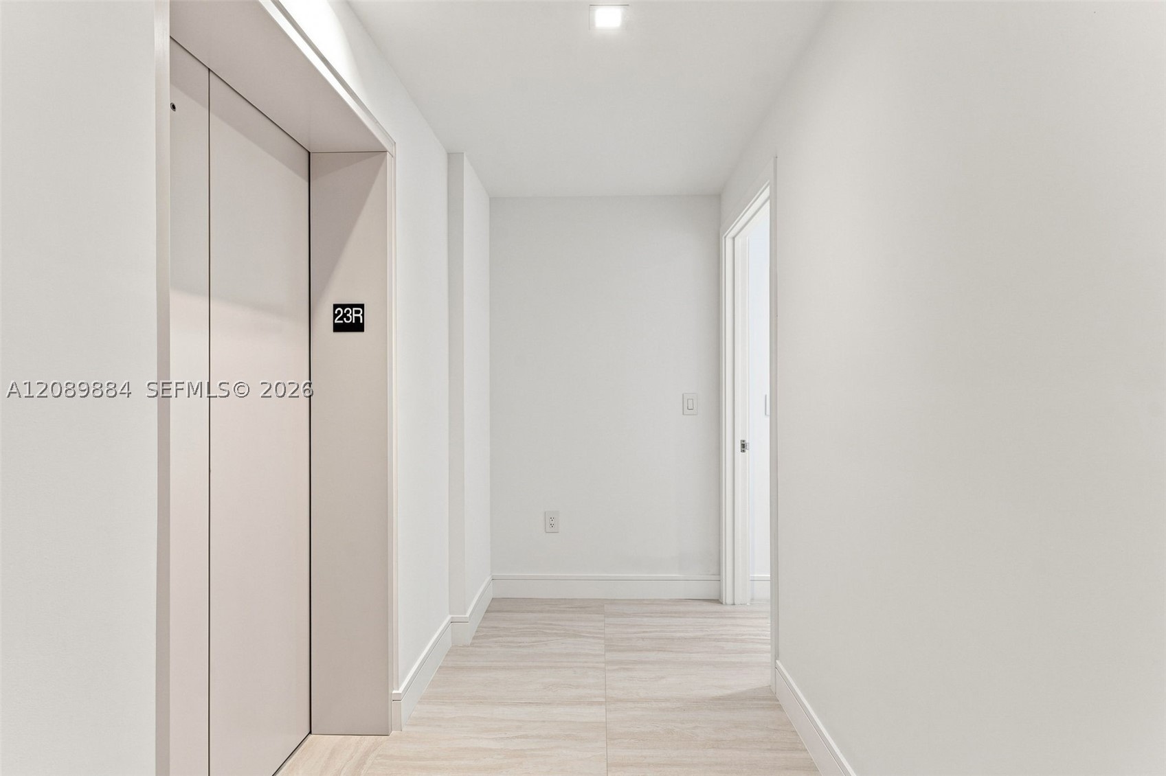 2411 Laguna Circle #2301, North Miami FL 33181