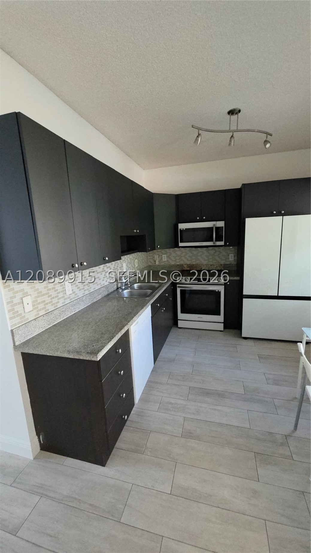 21555 SW 87th Ct #201, Cutler Bay FL 33189