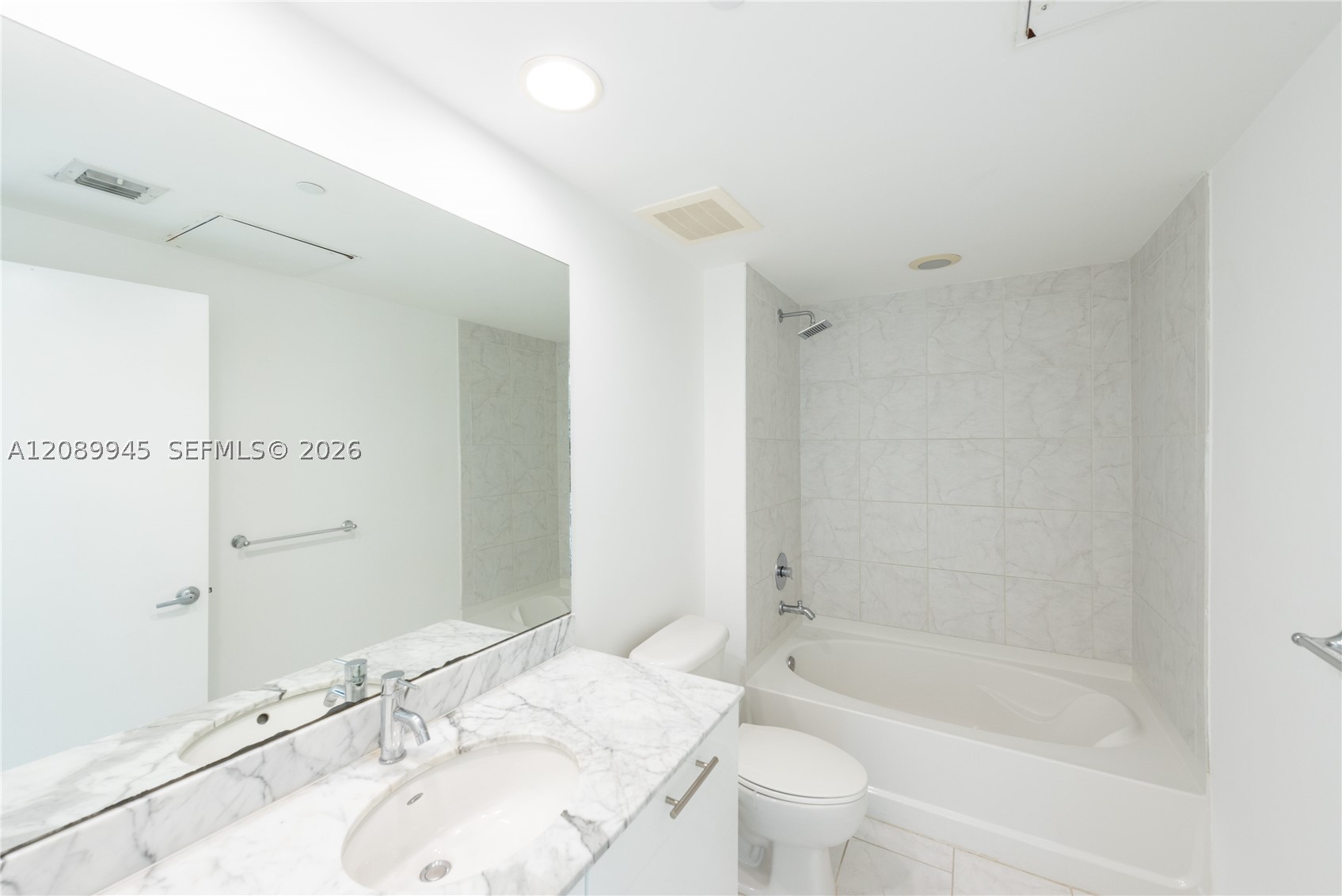 951 Brickell Ave #3102, Miami FL 33131