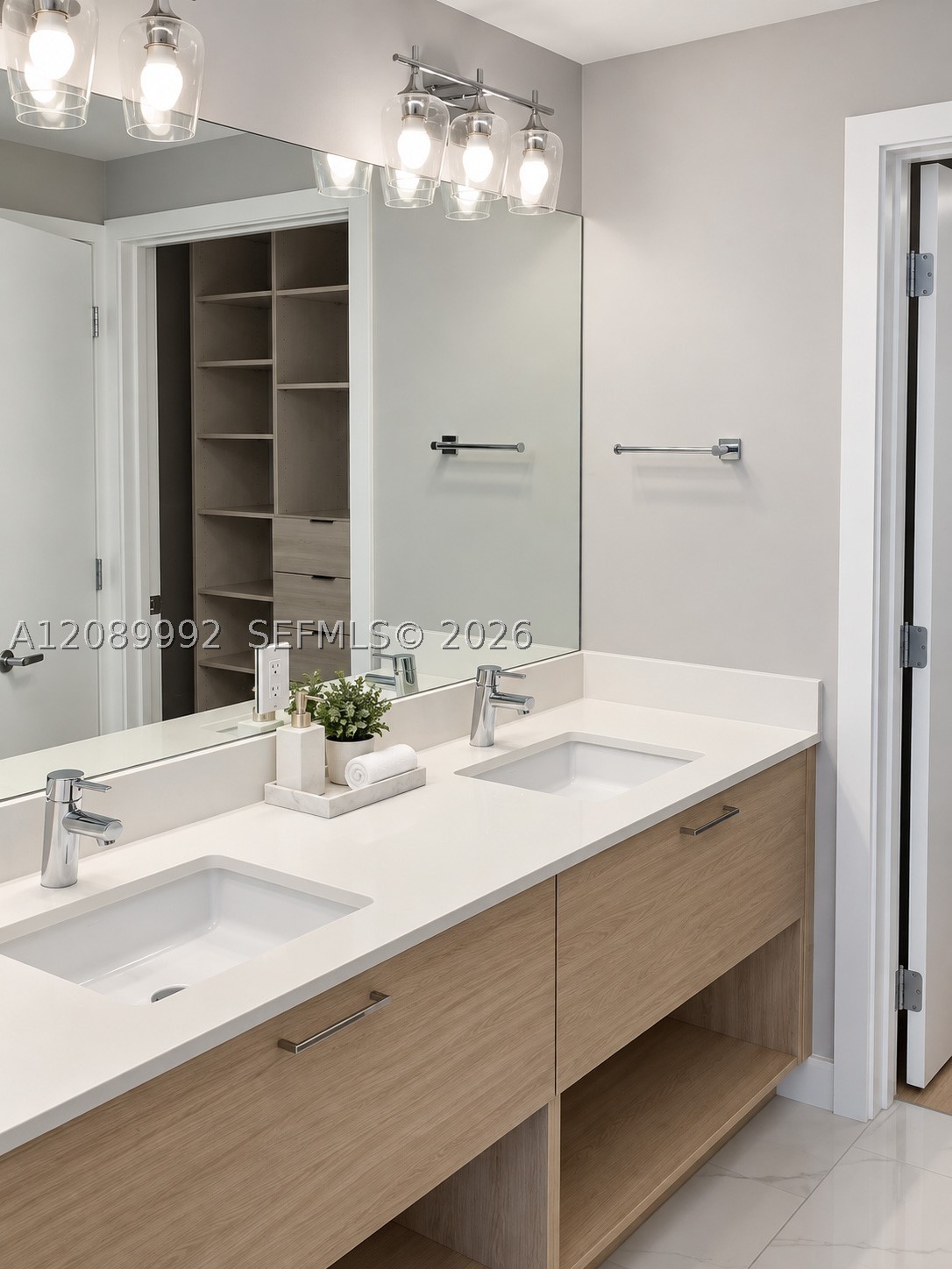 16385 Biscayne Blvd #2502, North Miami Beach FL 33160