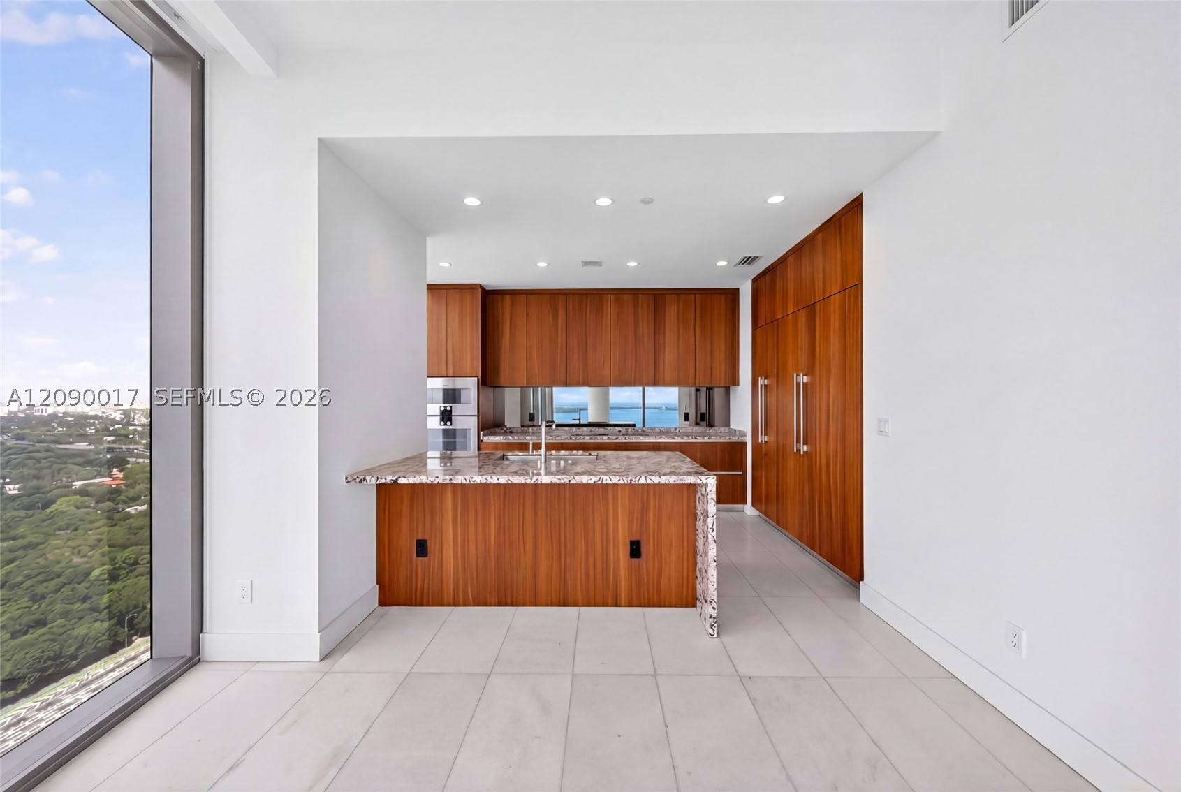 175 SE 25 Rd #2602, Miami FL 33129