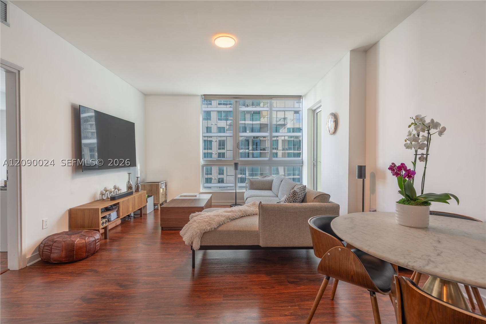 300 S Biscayne Blvd #T-3504, Miami FL 33131