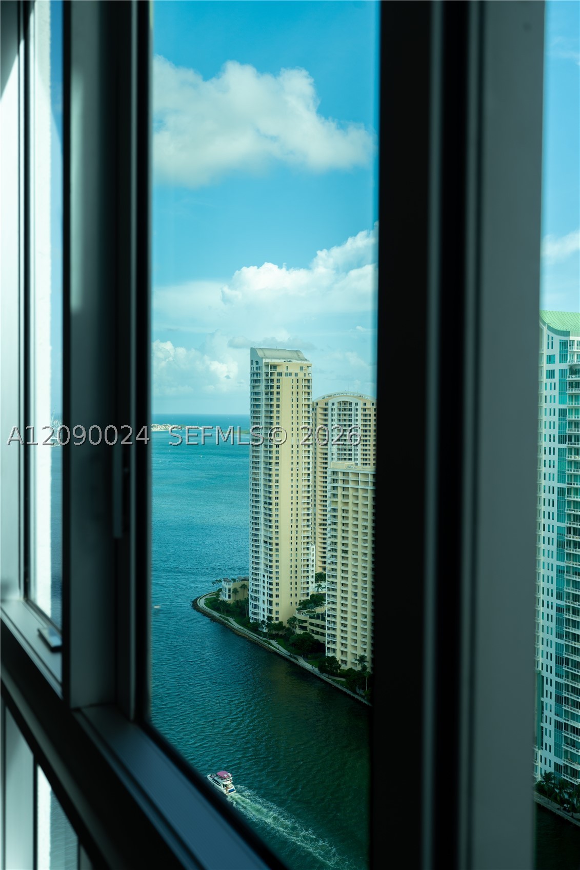 300 S Biscayne Blvd #T-3504, Miami FL 33131