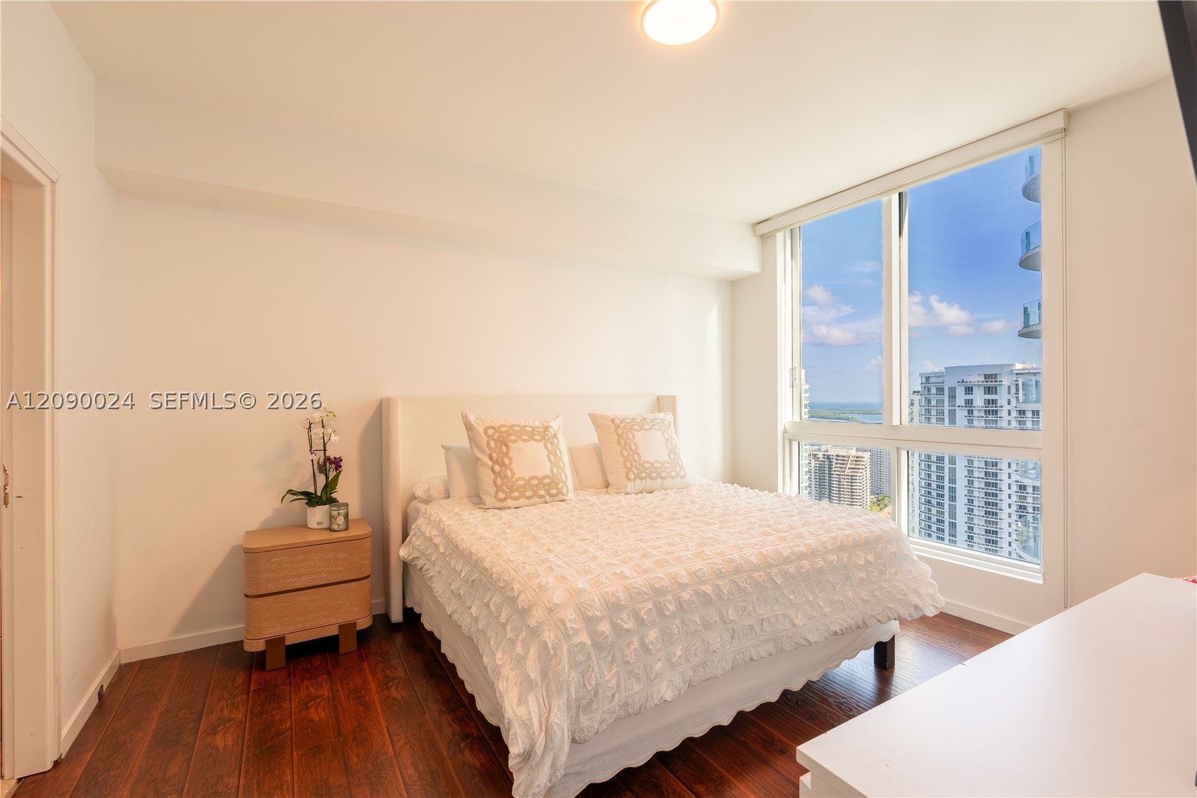 300 S Biscayne Blvd #T-3504, Miami FL 33131