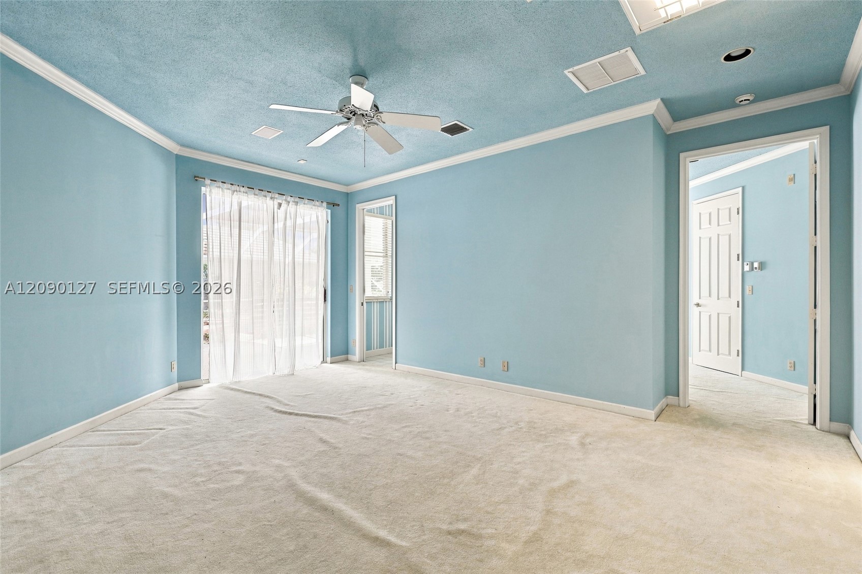 173 Orange Tree Dr, Atlantis FL 33462