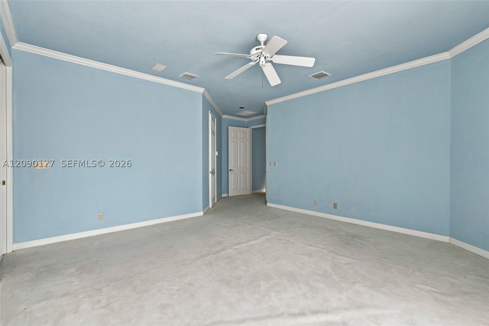 173 Orange Tree Dr, Atlantis FL 33462