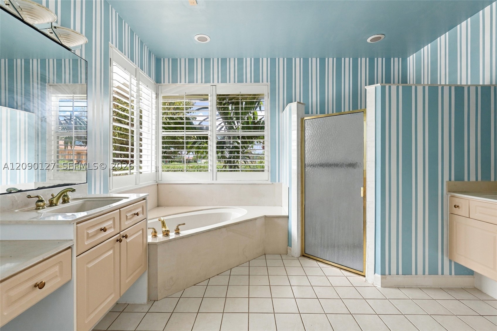 173 Orange Tree Dr, Atlantis FL 33462