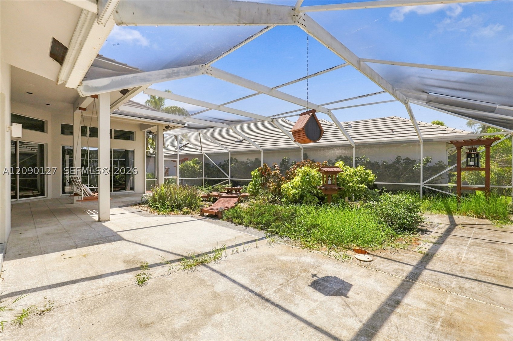 173 Orange Tree Dr, Atlantis FL 33462