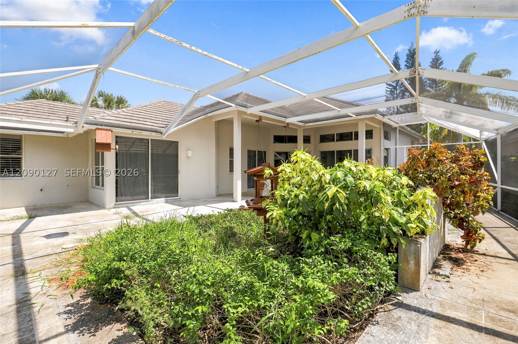 173 Orange Tree Dr, Atlantis FL 33462