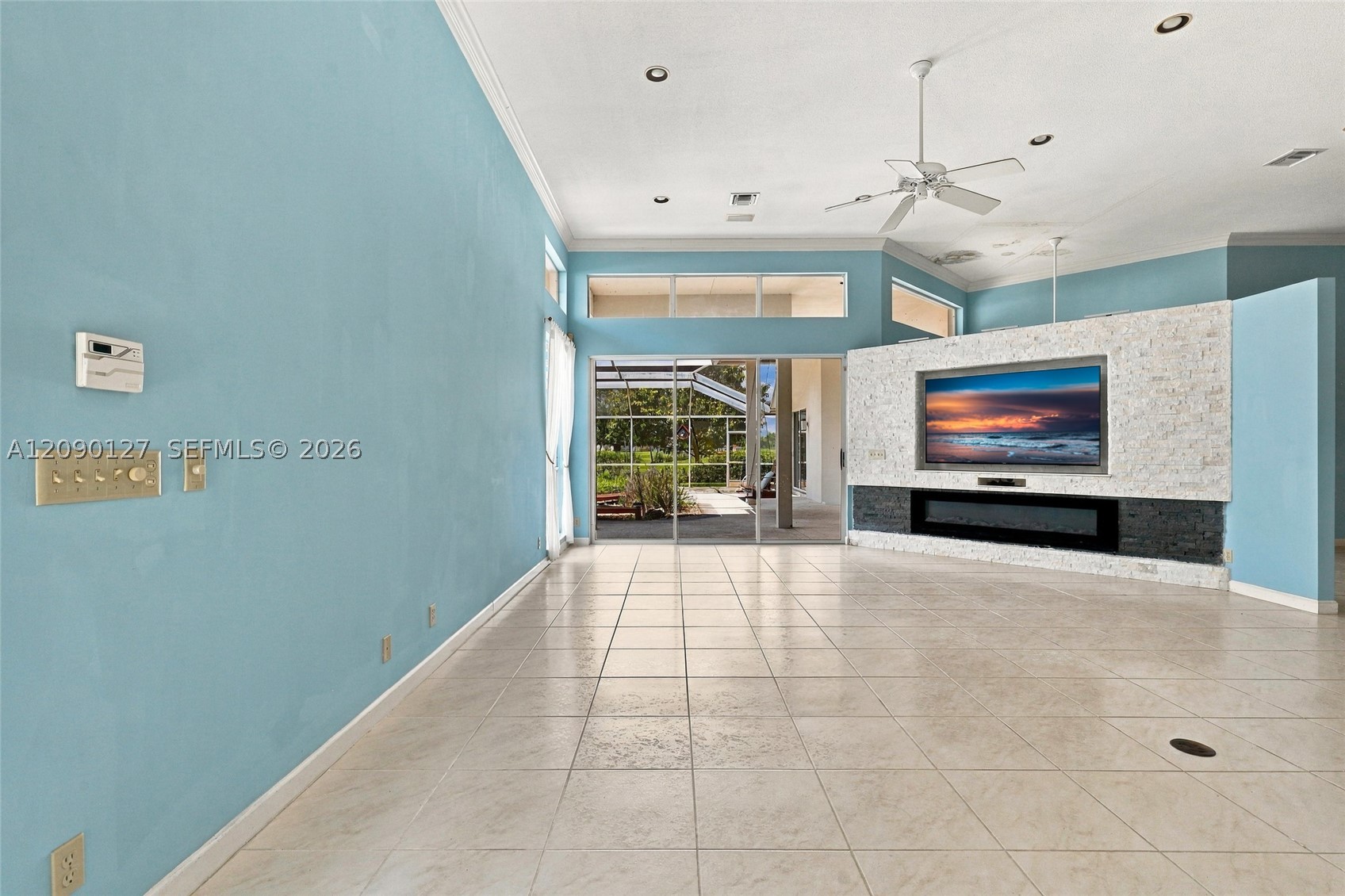 173 Orange Tree Dr, Atlantis FL 33462