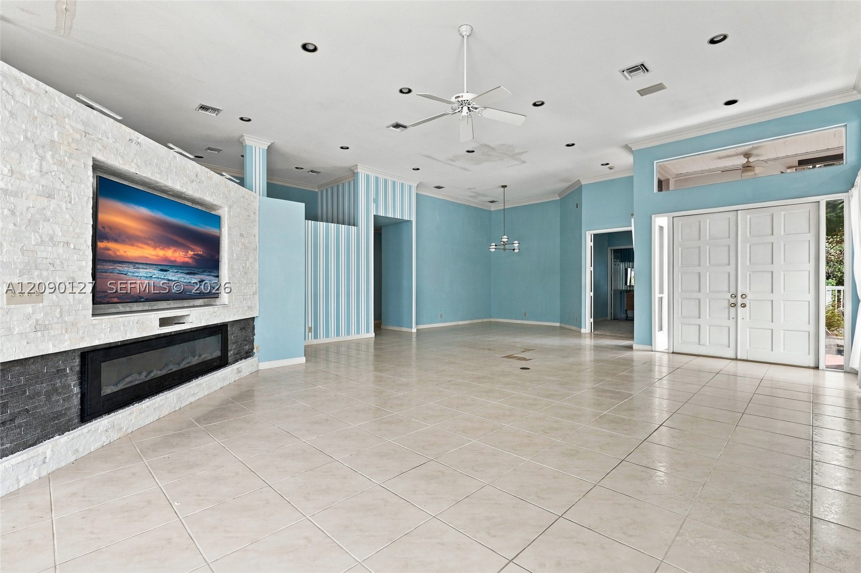 173 Orange Tree Dr, Atlantis FL 33462