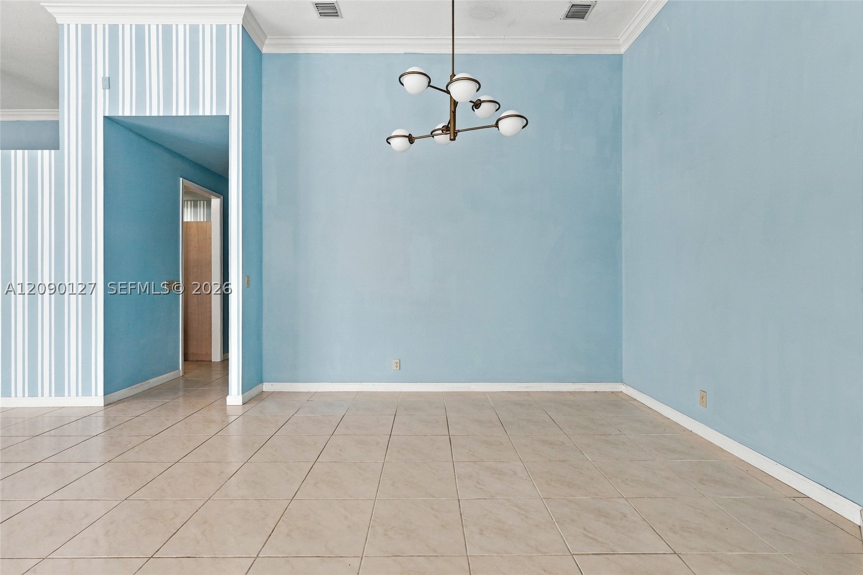 173 Orange Tree Dr, Atlantis FL 33462