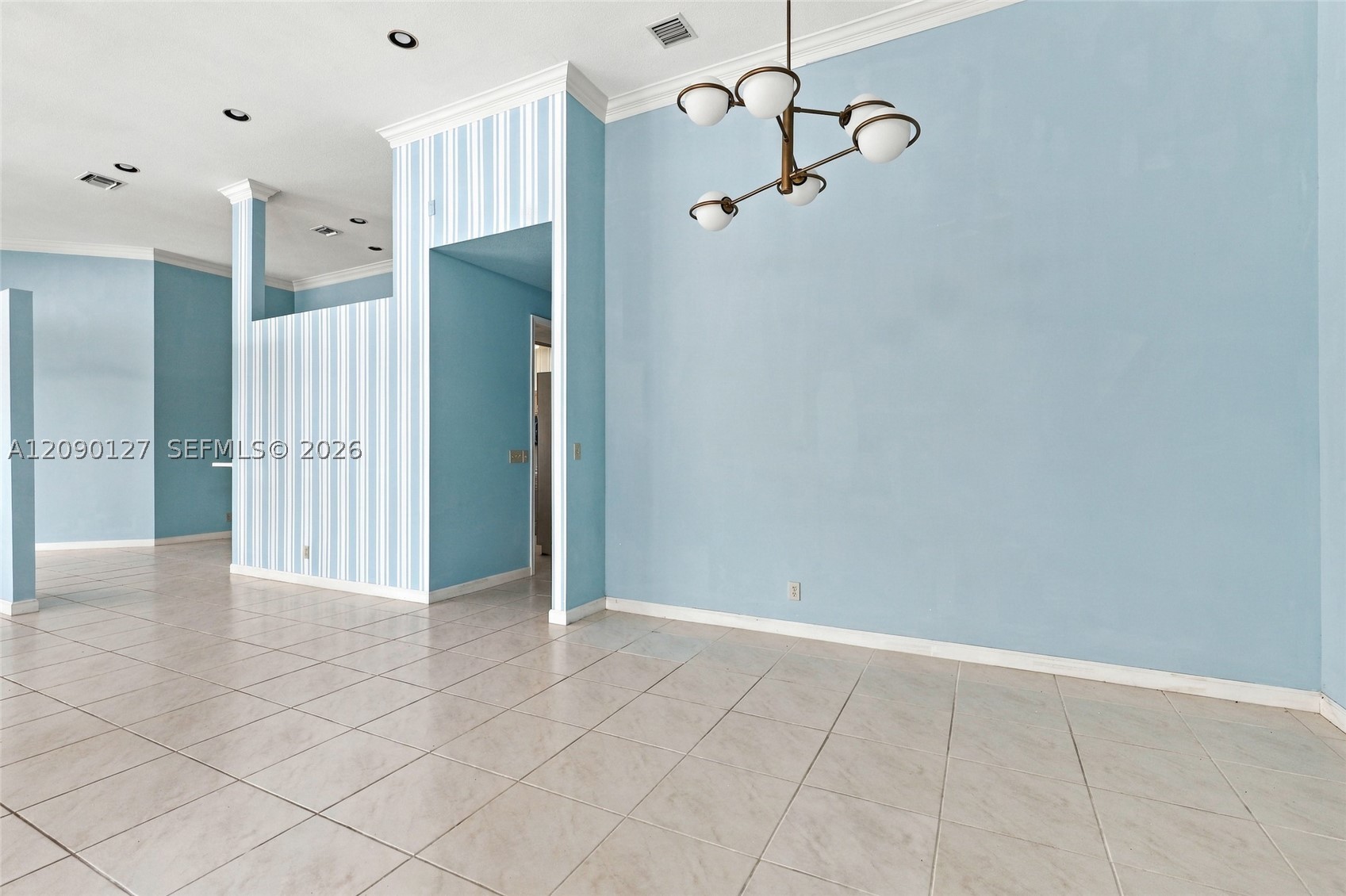 173 Orange Tree Dr, Atlantis FL 33462