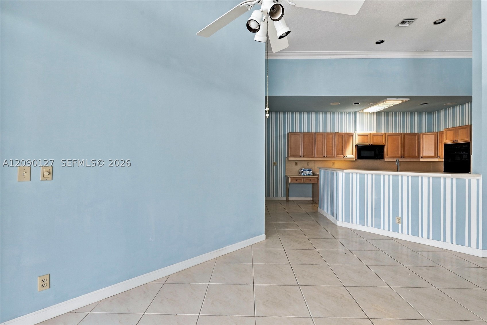 173 Orange Tree Dr, Atlantis FL 33462