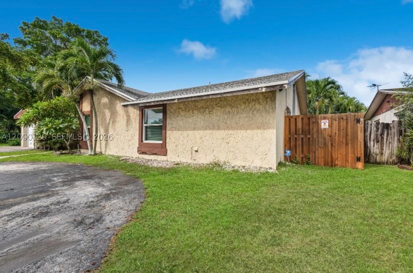 281 SW 83rd Ave, North Lauderdale FL 33068
