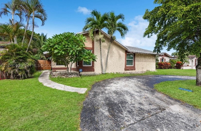281 SW 83rd Ave, North Lauderdale FL 33068