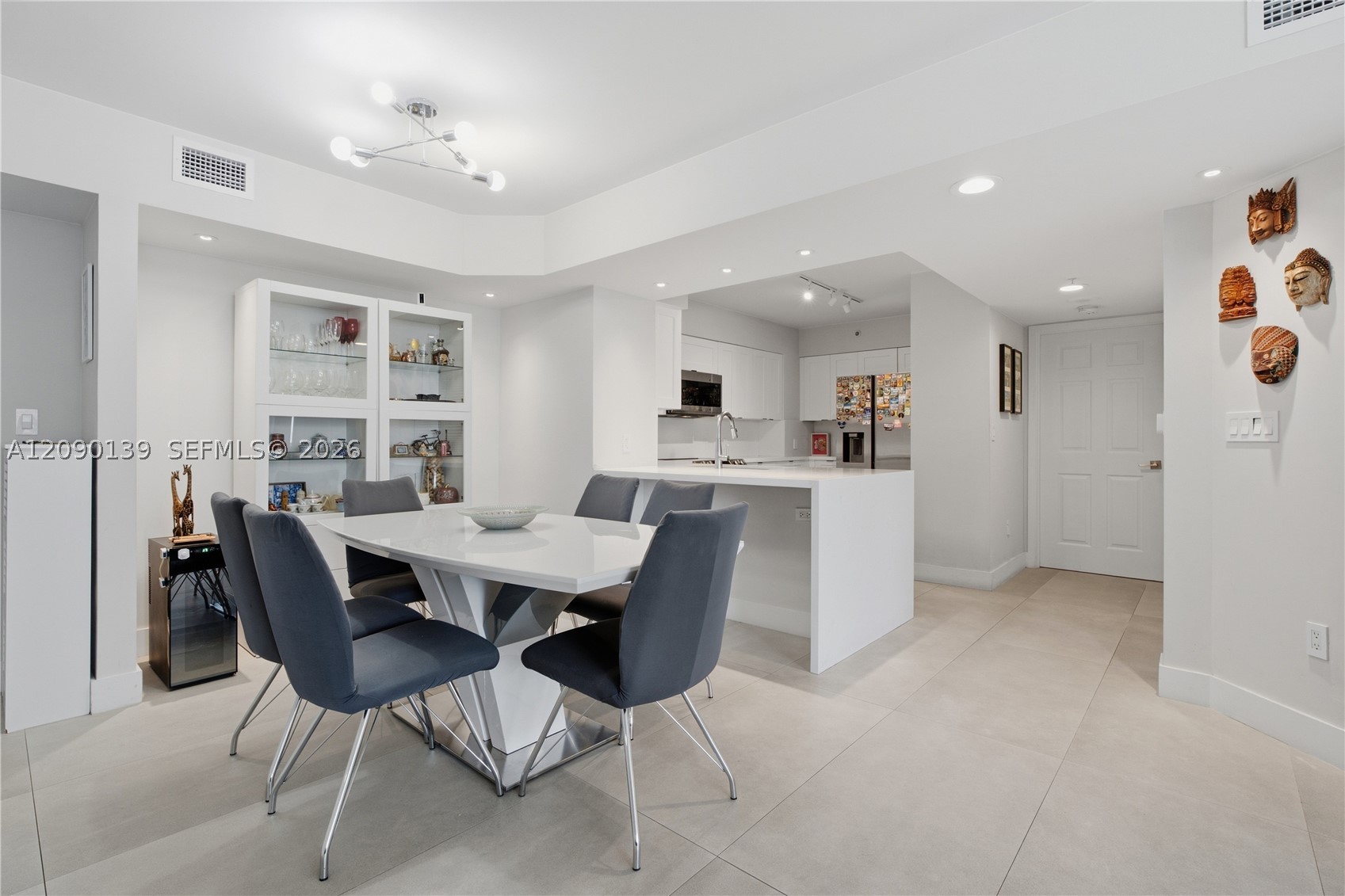 1155 Brickell Bay Dr #704, Miami FL 33131