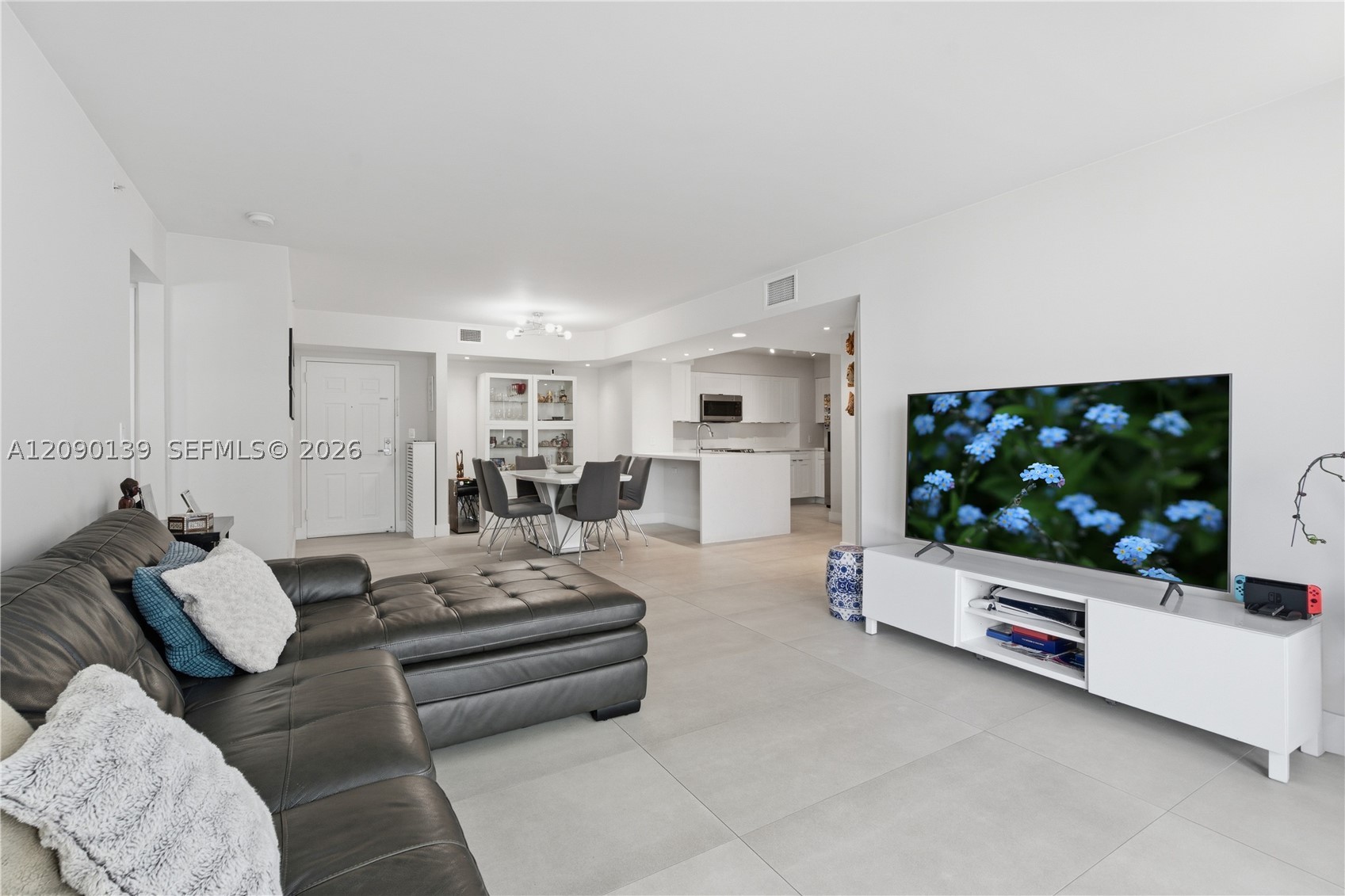 1155 Brickell Bay Dr #704, Miami FL 33131