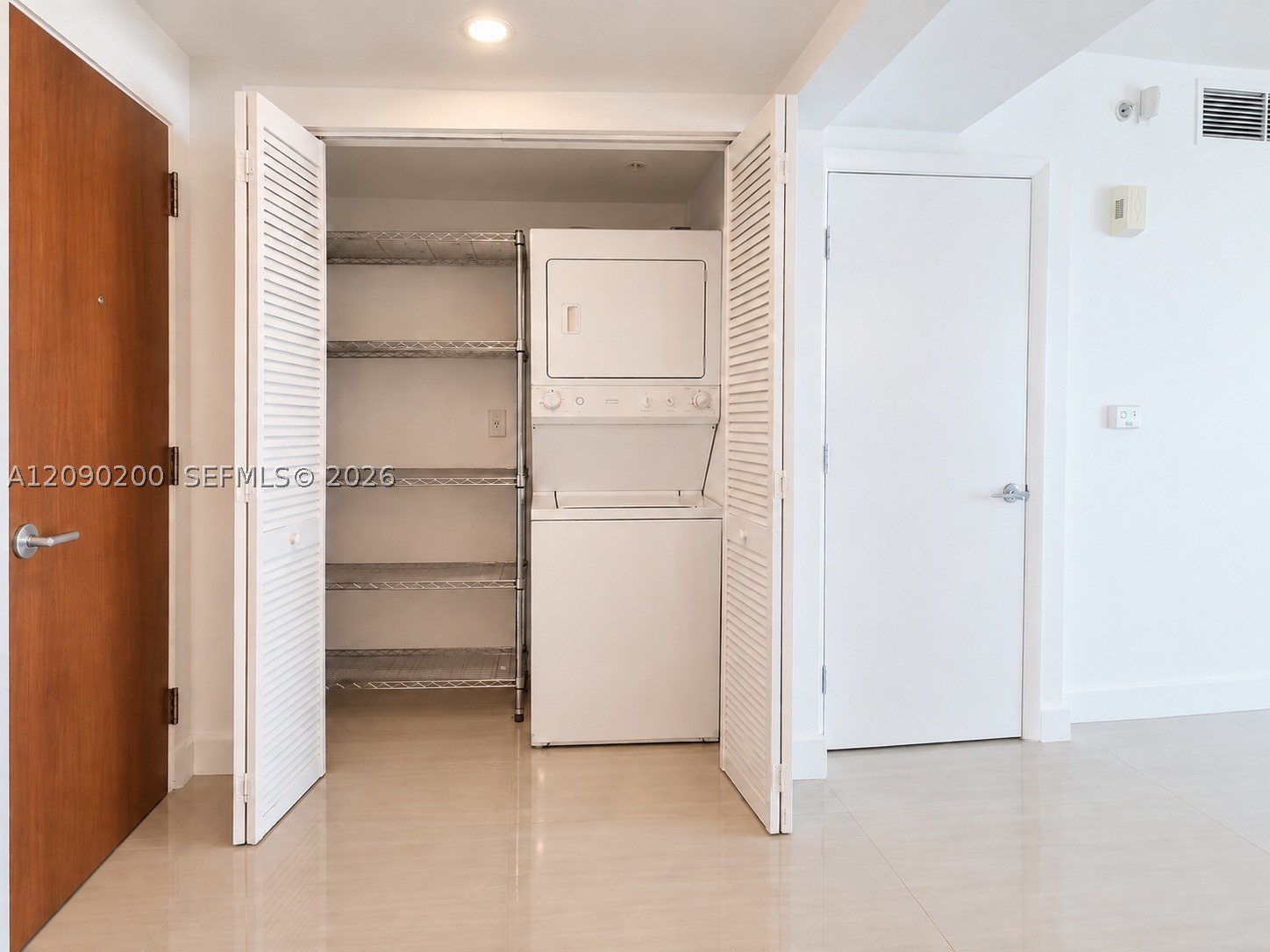 31 SE 5 ST #1203, Miami FL 33131