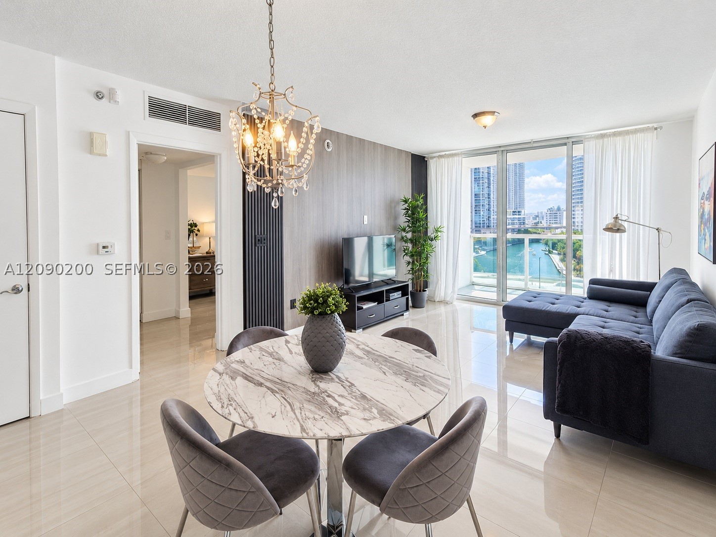 31 SE 5 ST #1203, Miami FL 33131
