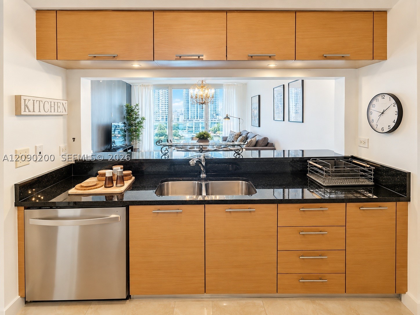 31 SE 5 ST #1203, Miami FL 33131
