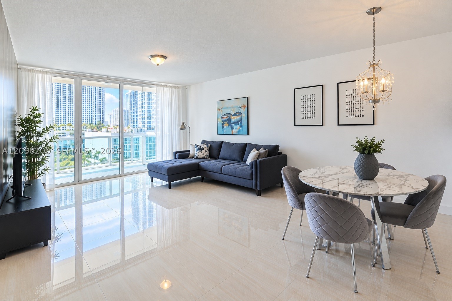 31 SE 5 ST #1203, Miami FL 33131