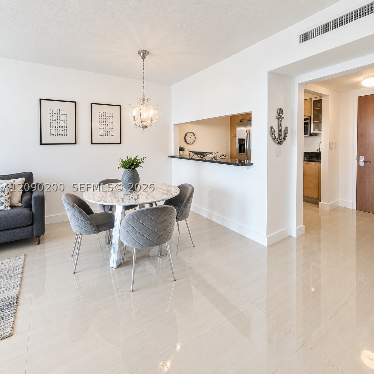 31 SE 5 ST #1203, Miami FL 33131