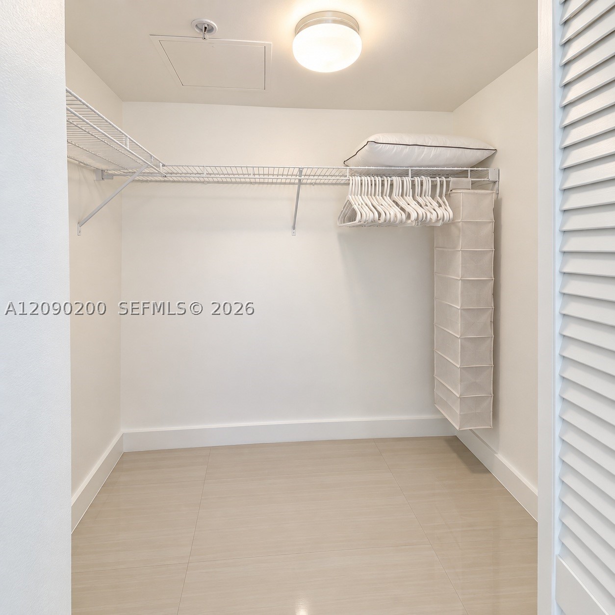 31 SE 5 ST #1203, Miami FL 33131