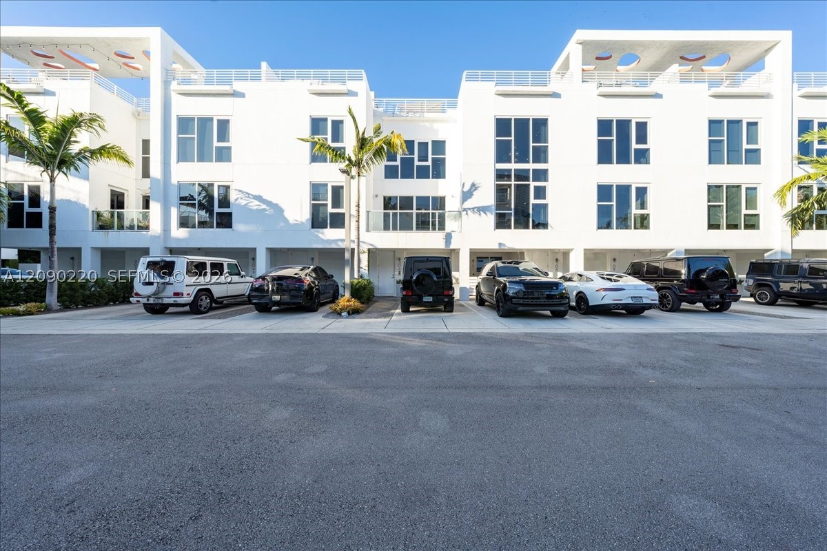 455 NE 39th St #306, Miami FL 33137
