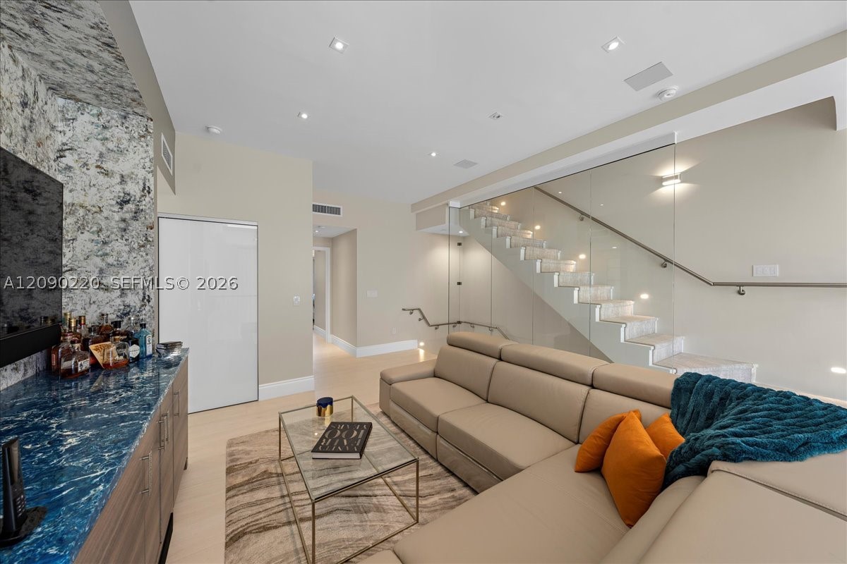 455 NE 39th St #306, Miami FL 33137