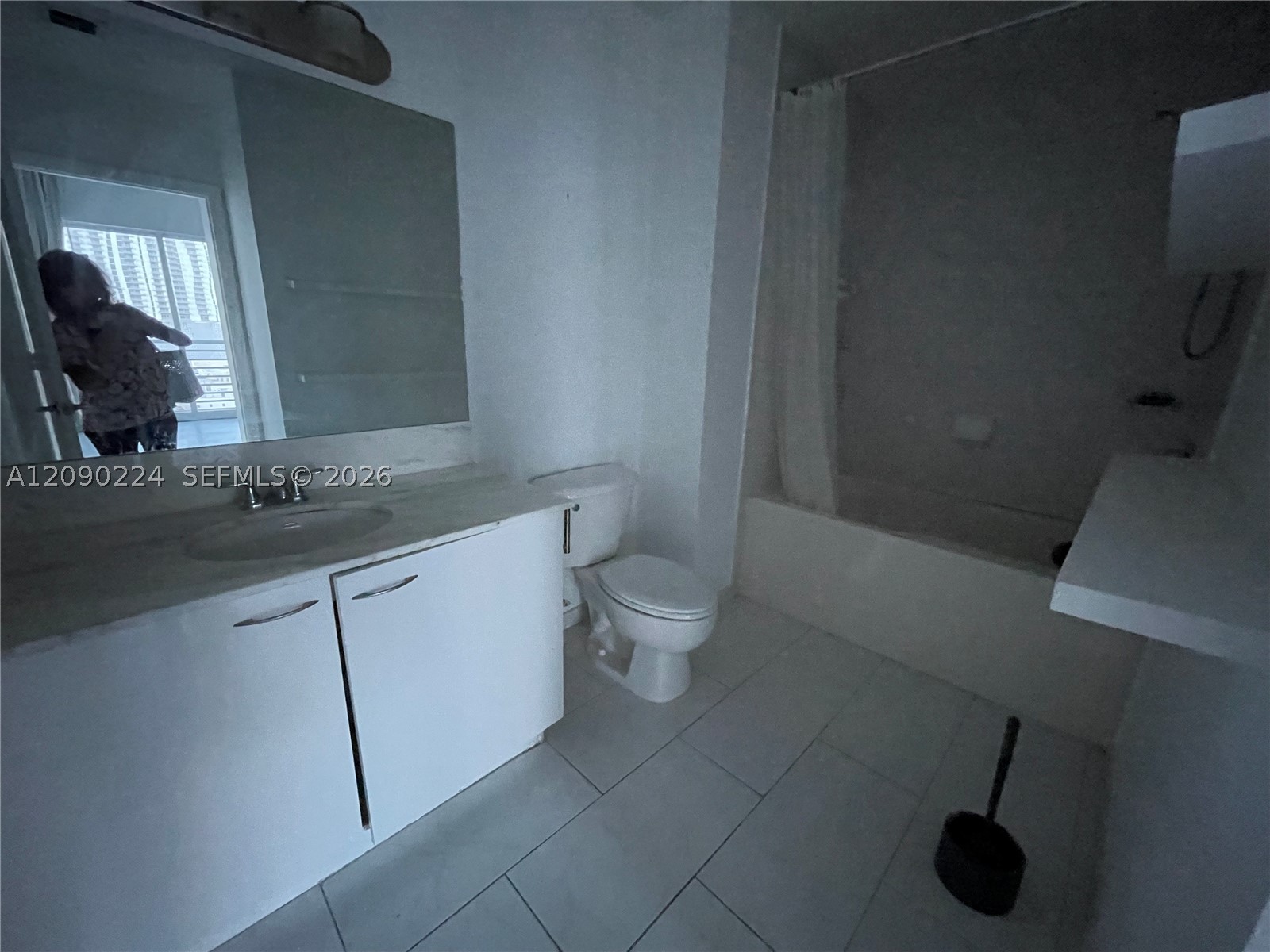 133 NE 2nd Ave #1406, Miami FL 33132