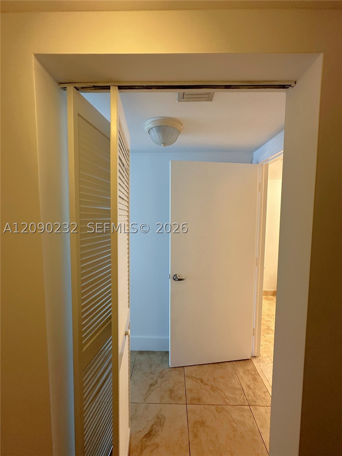 41 SE 5th St #1803, Miami FL 33131
