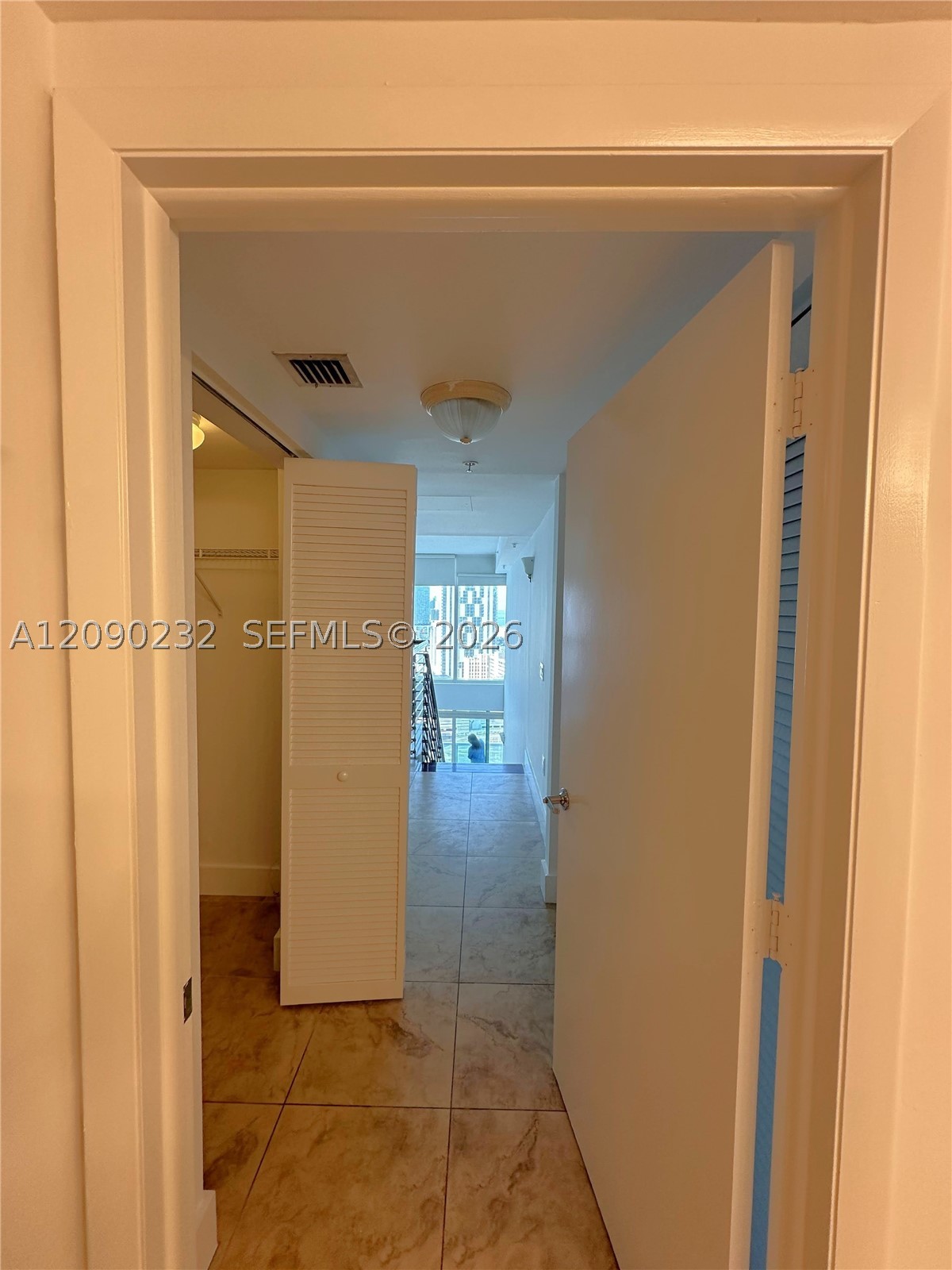41 SE 5th St #1803, Miami FL 33131