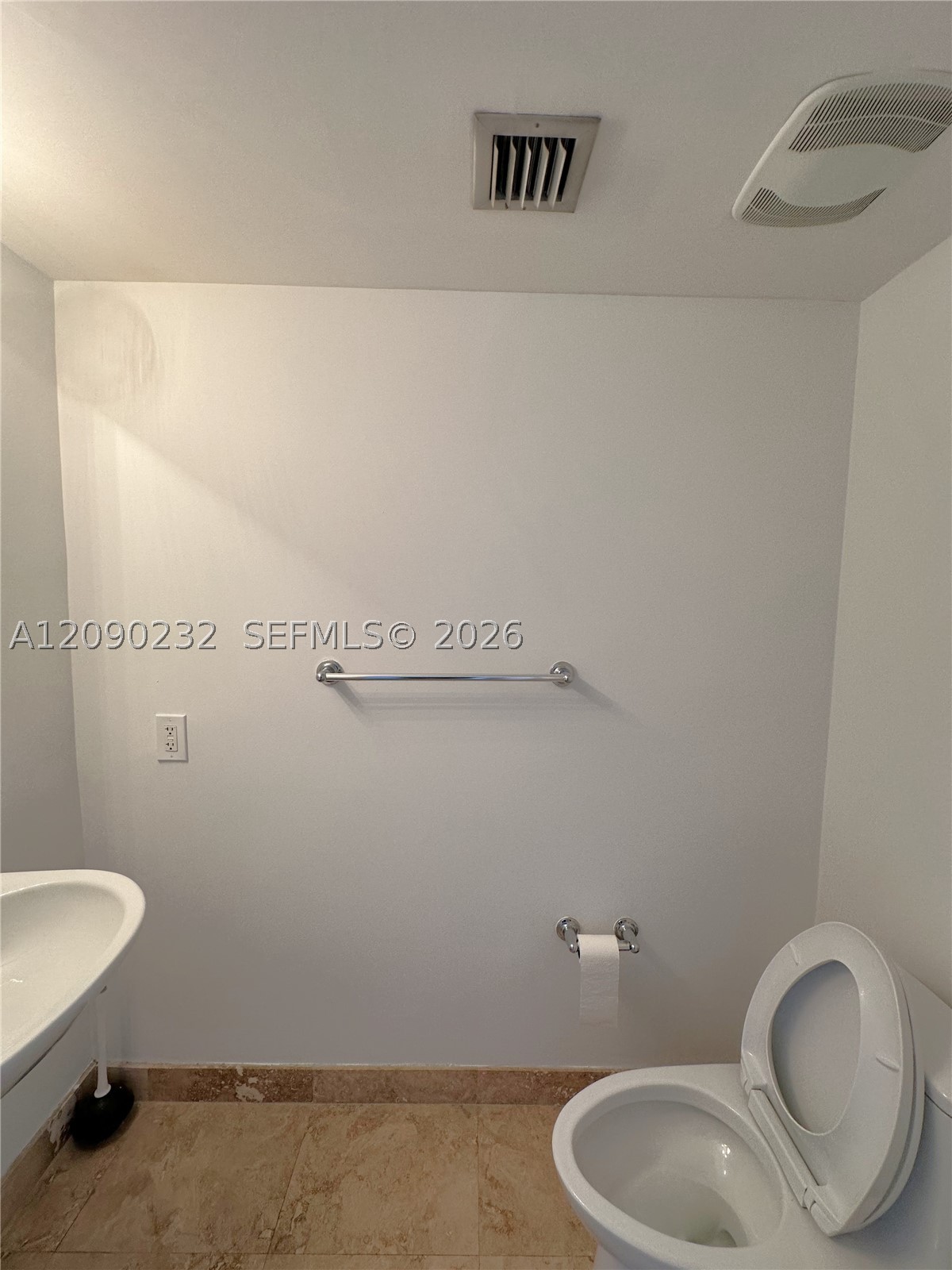 41 SE 5th St #1803, Miami FL 33131