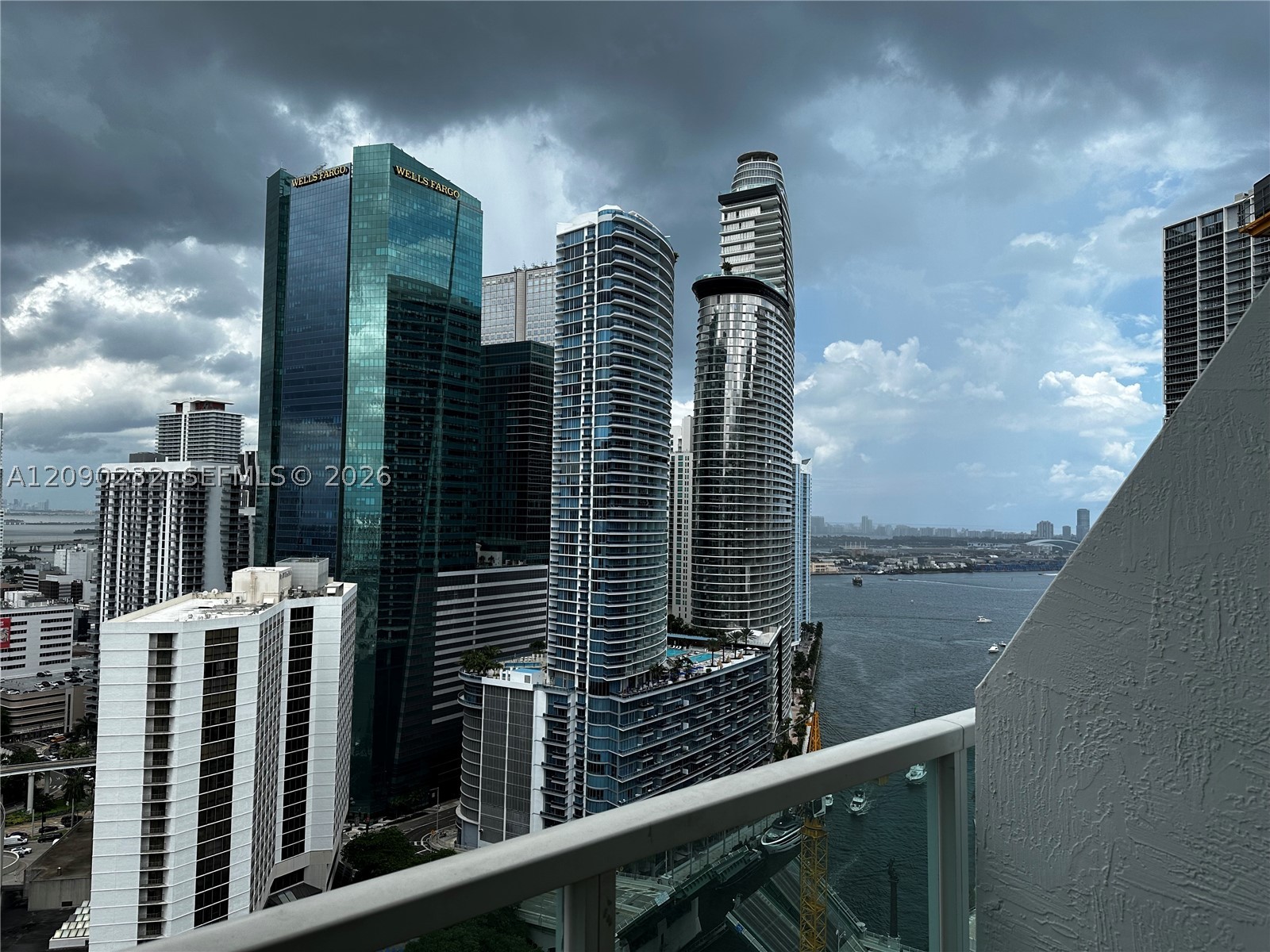 41 SE 5th St #1803, Miami FL 33131